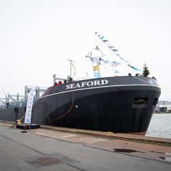 WeBarge - Estuair containerschip Seaford