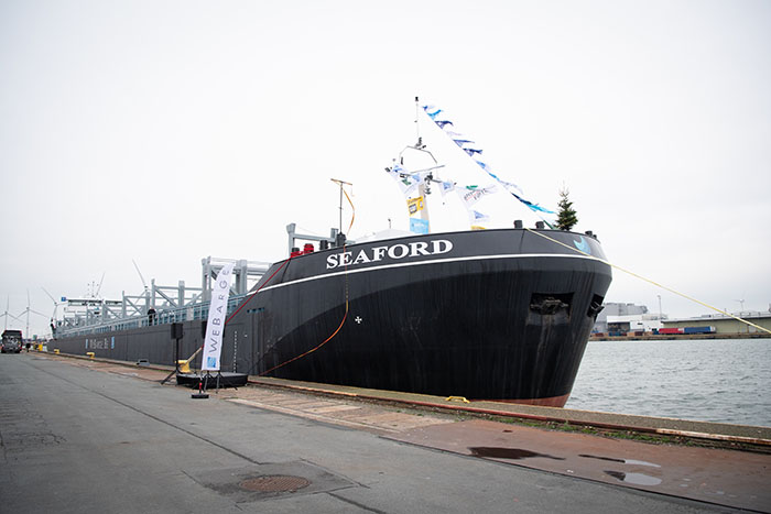 WeBarge - Estuair containerschip Seaford