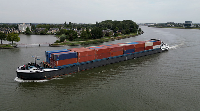 WeBarge neemt PortConnect over - versterking van duurzame binnenvaart